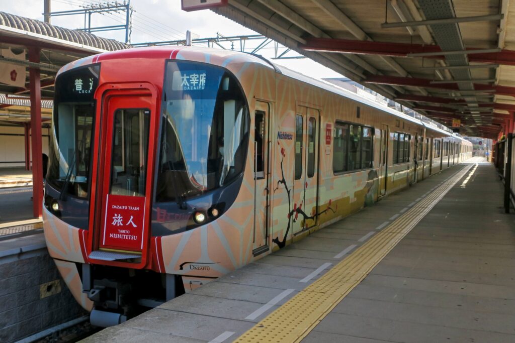 太宰府観光列車「旅人 -たびと-」